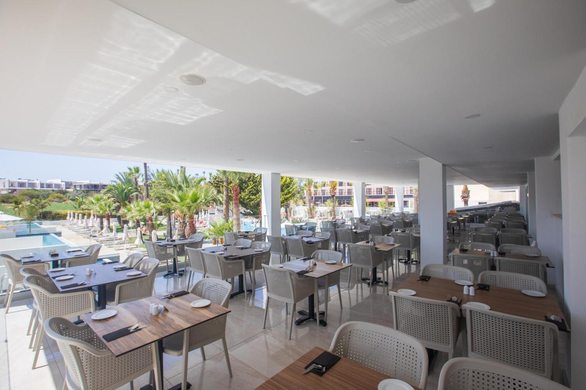 Bohemian Gardens Hotel Πρωταράς Εξωτερικό φωτογραφία